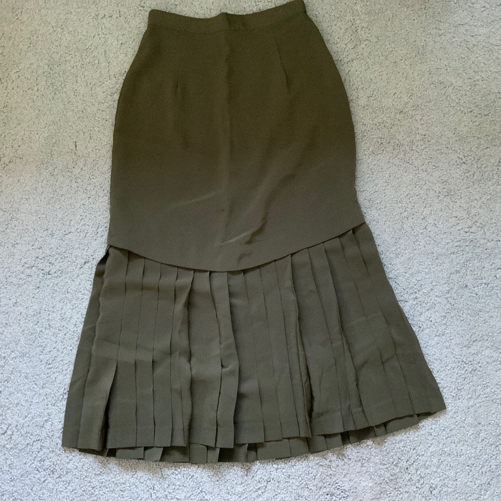 Brown long pleated skirt